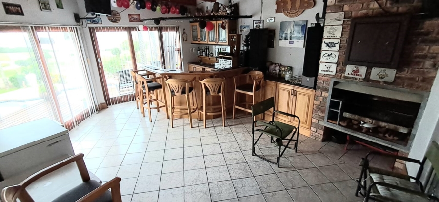  Bedroom Property for Sale in Winterstrand Eastern Cape